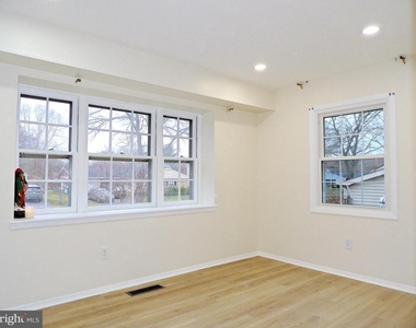 12206 Maycheck Lane - Photo Thumbnail 18