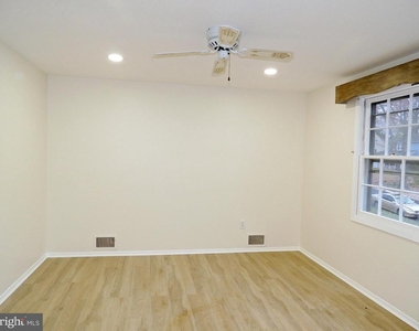 12206 Maycheck Lane - Photo Thumbnail 28