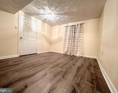 6802 Killarney Street - Photo Thumbnail 14