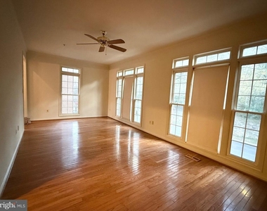 552 Winding Rose Drive - Photo Thumbnail 6