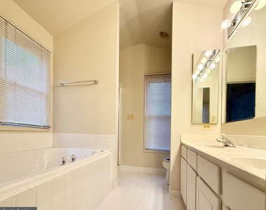 552 Winding Rose Drive - Photo Thumbnail 15