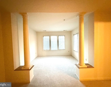 552 Winding Rose Drive - Photo Thumbnail 14