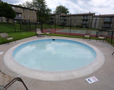 714 Country Village Drive - Photo Thumbnail 11