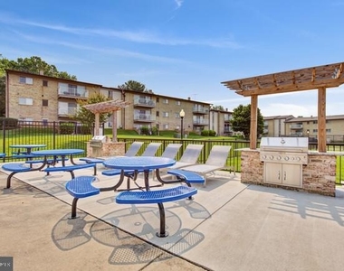 102 Idlewild Drive - Photo Thumbnail 5