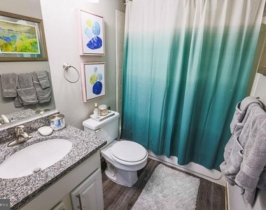 102 Idlewild Drive - Photo Thumbnail 2