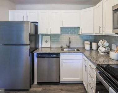 102 Idlewild Drive - Photo Thumbnail 9