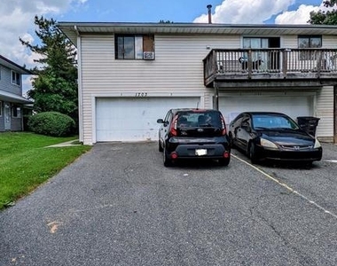 1703 Fountain Rock Way - Photo Thumbnail 3