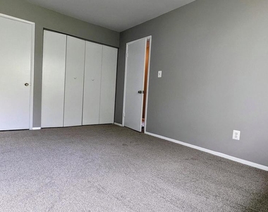 1703 Fountain Rock Way - Photo Thumbnail 6