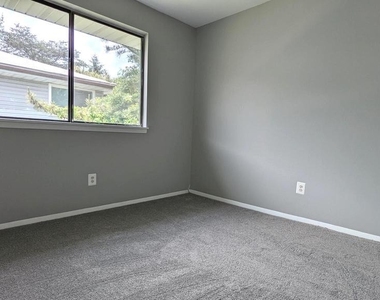 1703 Fountain Rock Way - Photo Thumbnail 7