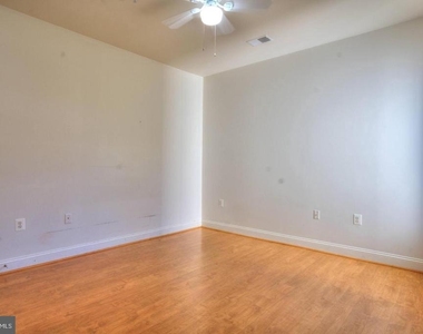 4805 Mantlewood Way - Photo Thumbnail 17