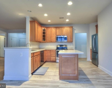 4805 Mantlewood Way - Photo Thumbnail 9