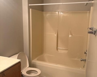 2503 Coach House Way - Photo Thumbnail 34