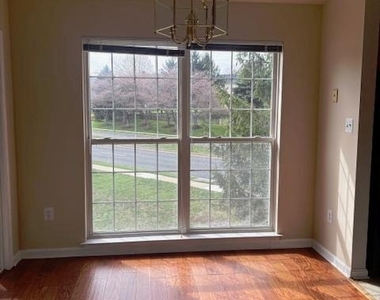2503 Coach House Way - Photo Thumbnail 12