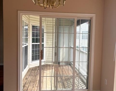 2503 Coach House Way - Photo Thumbnail 9