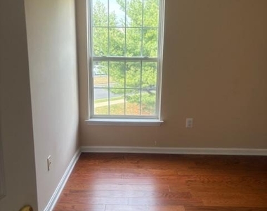 2503 Coach House Way - Photo Thumbnail 28