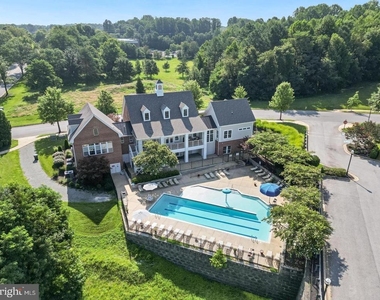 55 Derby Drive - Photo Thumbnail 3