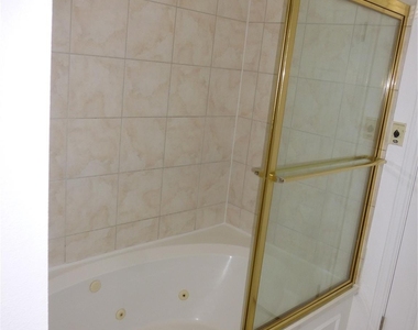 2918 Ranch Road 620 N - Photo Thumbnail 18