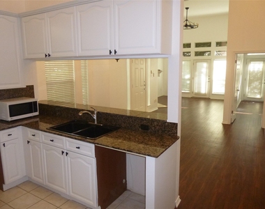 2918 Ranch Road 620 N - Photo Thumbnail 11