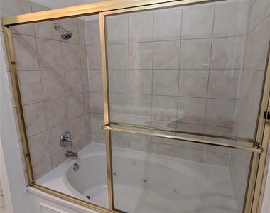 2918 Ranch Road 620 N - Photo Thumbnail 17