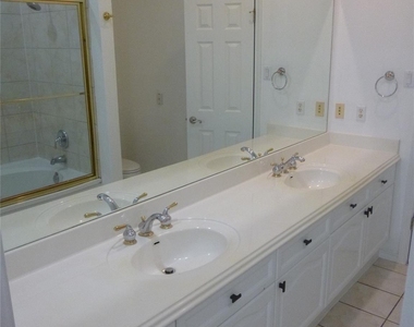 2918 Ranch Road 620 N - Photo Thumbnail 16