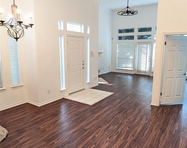 2918 Ranch Road 620 N - Photo Thumbnail 8