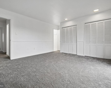10 Pine Bark Court - Photo Thumbnail 14