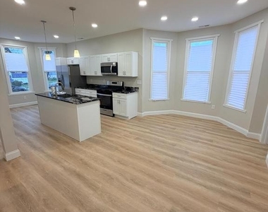 3 E Overlea Avenue - Photo Thumbnail 11