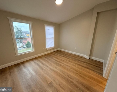 3 E Overlea Avenue - Photo Thumbnail 24