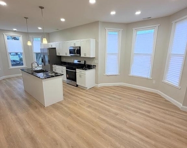 3 E Overlea Avenue - Photo Thumbnail 10