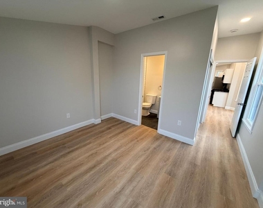 3 E Overlea Avenue - Photo Thumbnail 15