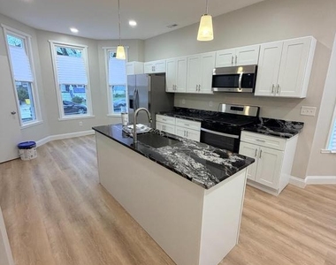 3 E Overlea Avenue - Photo Thumbnail 12