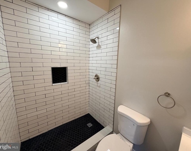 3 E Overlea Avenue - Photo Thumbnail 17