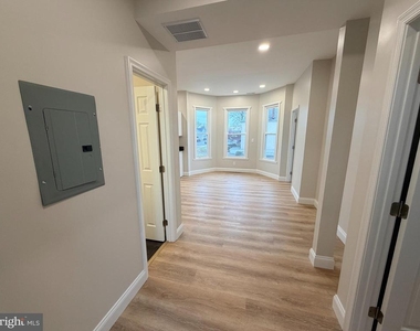 3 E Overlea Avenue - Photo Thumbnail 14