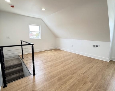 2125 Oakland Road - Photo Thumbnail 10