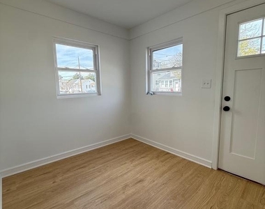 2125 Oakland Road - Photo Thumbnail 6