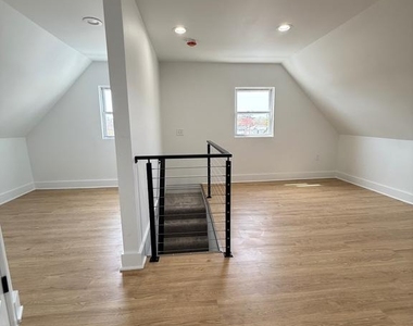 2125 Oakland Road - Photo Thumbnail 9