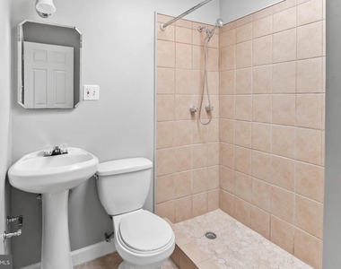 1411 Filbert Street - Photo Thumbnail 9