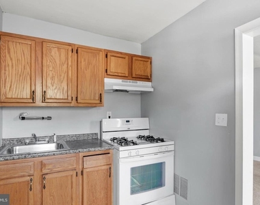 1411 Filbert Street - Photo Thumbnail 4