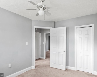 1411 Filbert Street - Photo Thumbnail 8