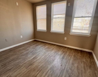 1020 Bennett Place - Photo Thumbnail 1