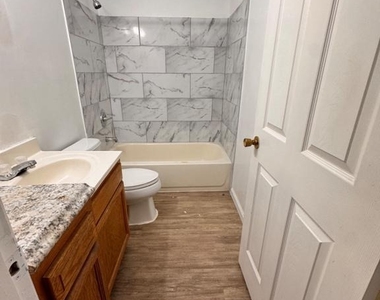 1020 Bennett Place - Photo Thumbnail 2