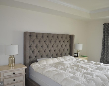 1728 Lantern Mews - Photo Thumbnail 5