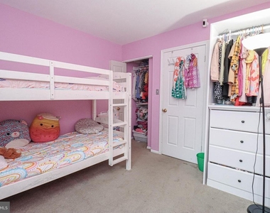2426 Vineyard Lane - Photo Thumbnail 23
