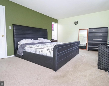 2426 Vineyard Lane - Photo Thumbnail 15