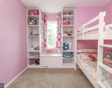2426 Vineyard Lane - Photo Thumbnail 22