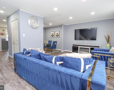 2426 Vineyard Lane - Photo Thumbnail 9