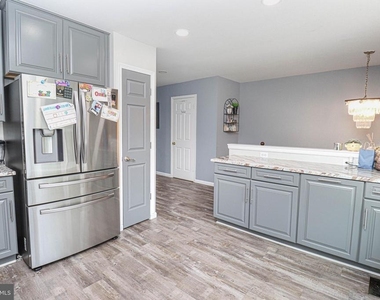 2426 Vineyard Lane - Photo Thumbnail 4