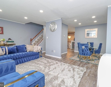 2426 Vineyard Lane - Photo Thumbnail 12
