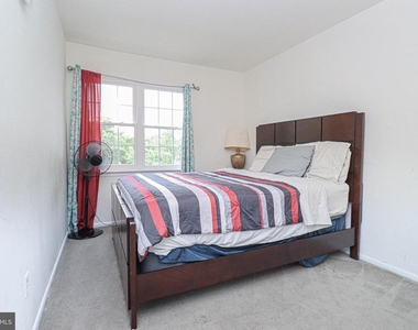 2426 Vineyard Lane - Photo Thumbnail 20