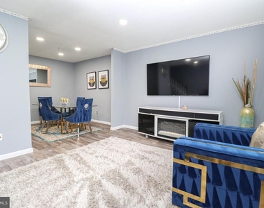 2426 Vineyard Lane - Photo Thumbnail 10